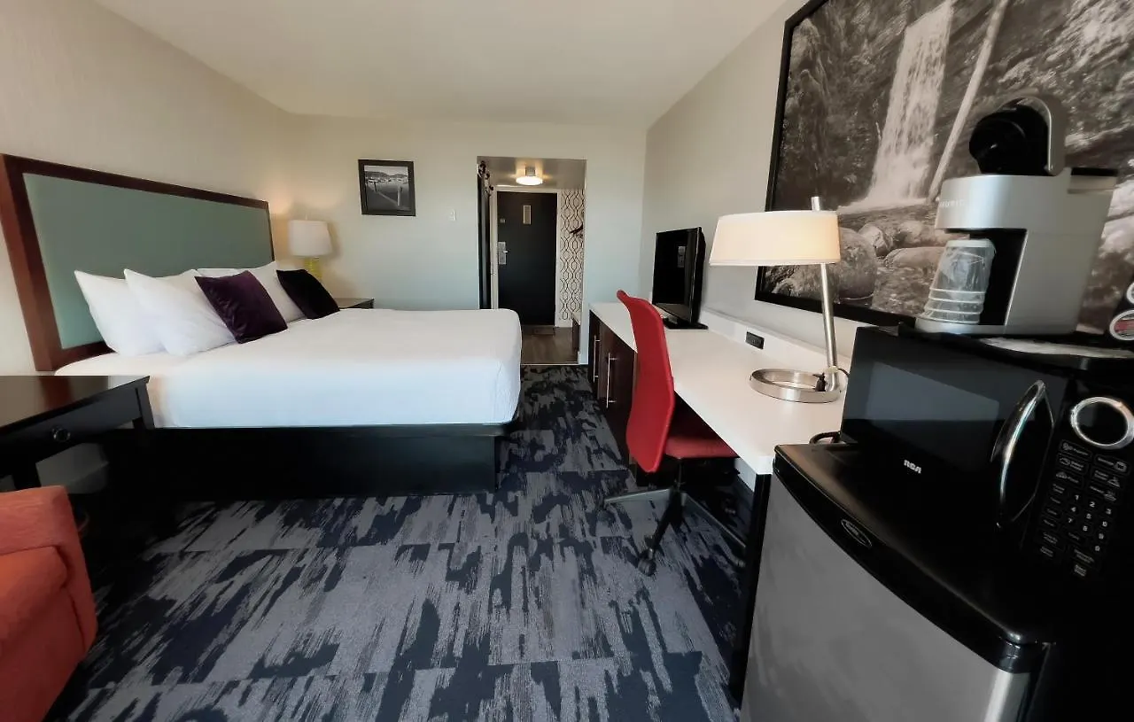 The Oceanside, A Coast Hotel Sechelt
