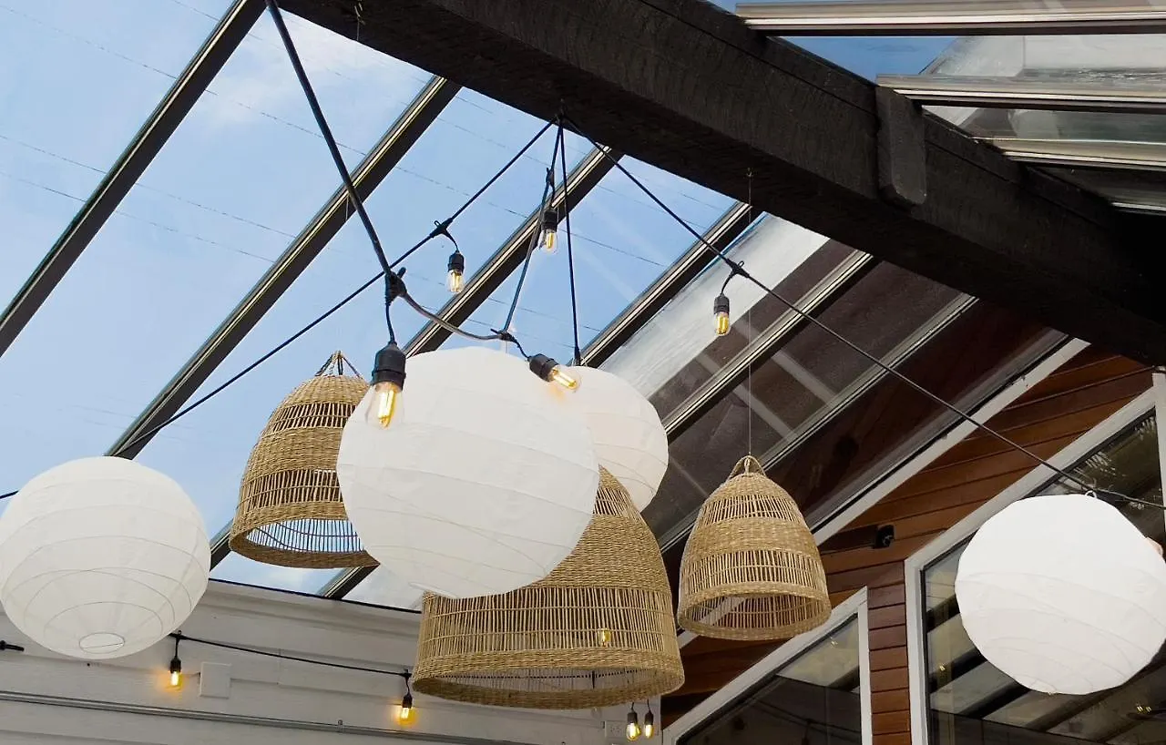 The Oceanside, A Coast Hotel Sechelt