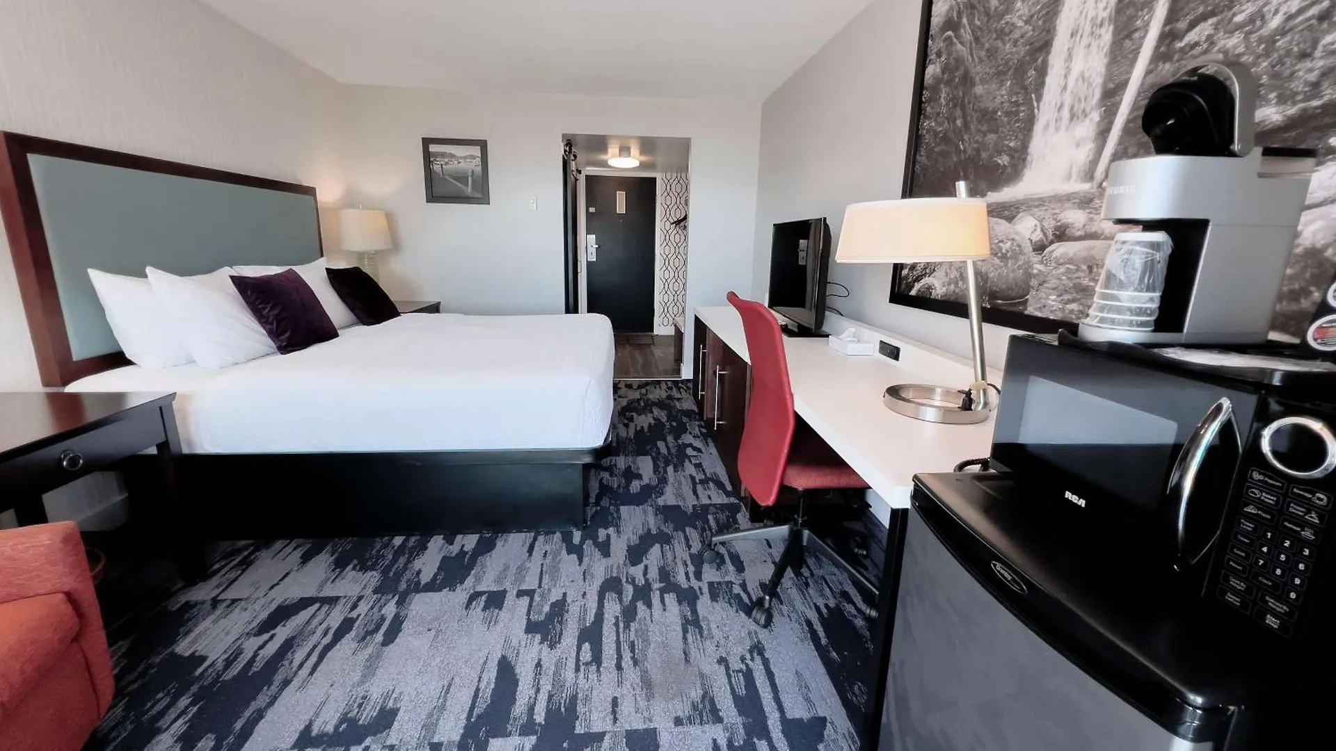 The Oceanside, A Coast Hotel Sechelt